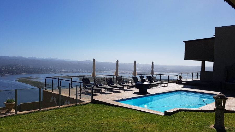 Commercial Property for Sale in Uitzicht Western Cape
